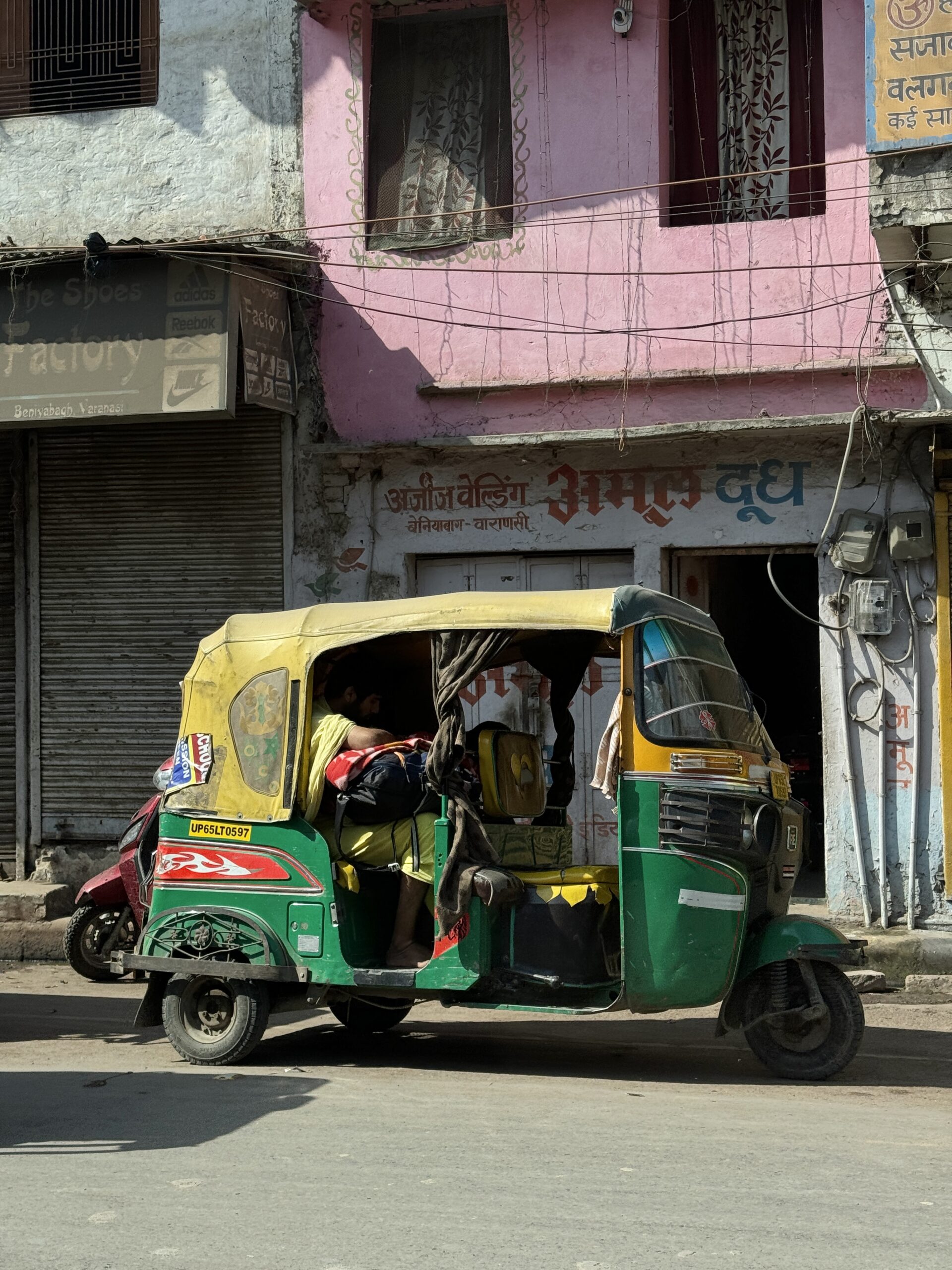 Varanasi Indiya kak dobratsya