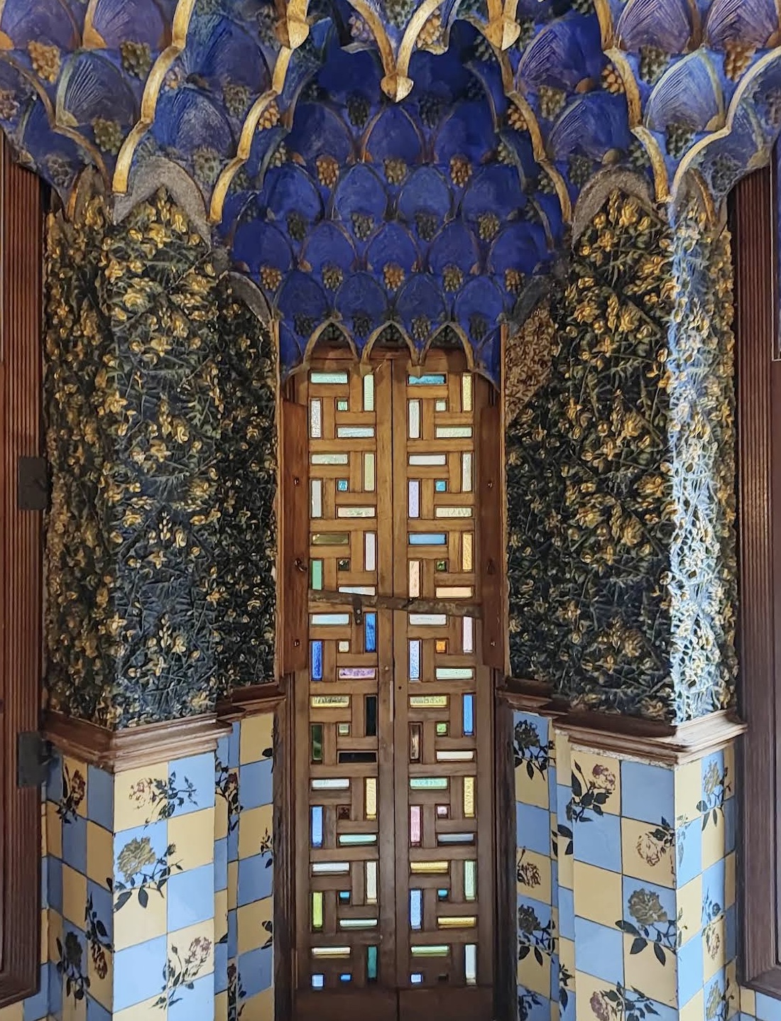 Дом Висенса (Casa Vicens): первый дом Антонио Гауди в Барселоне 5 kasa visens barselona vnutri