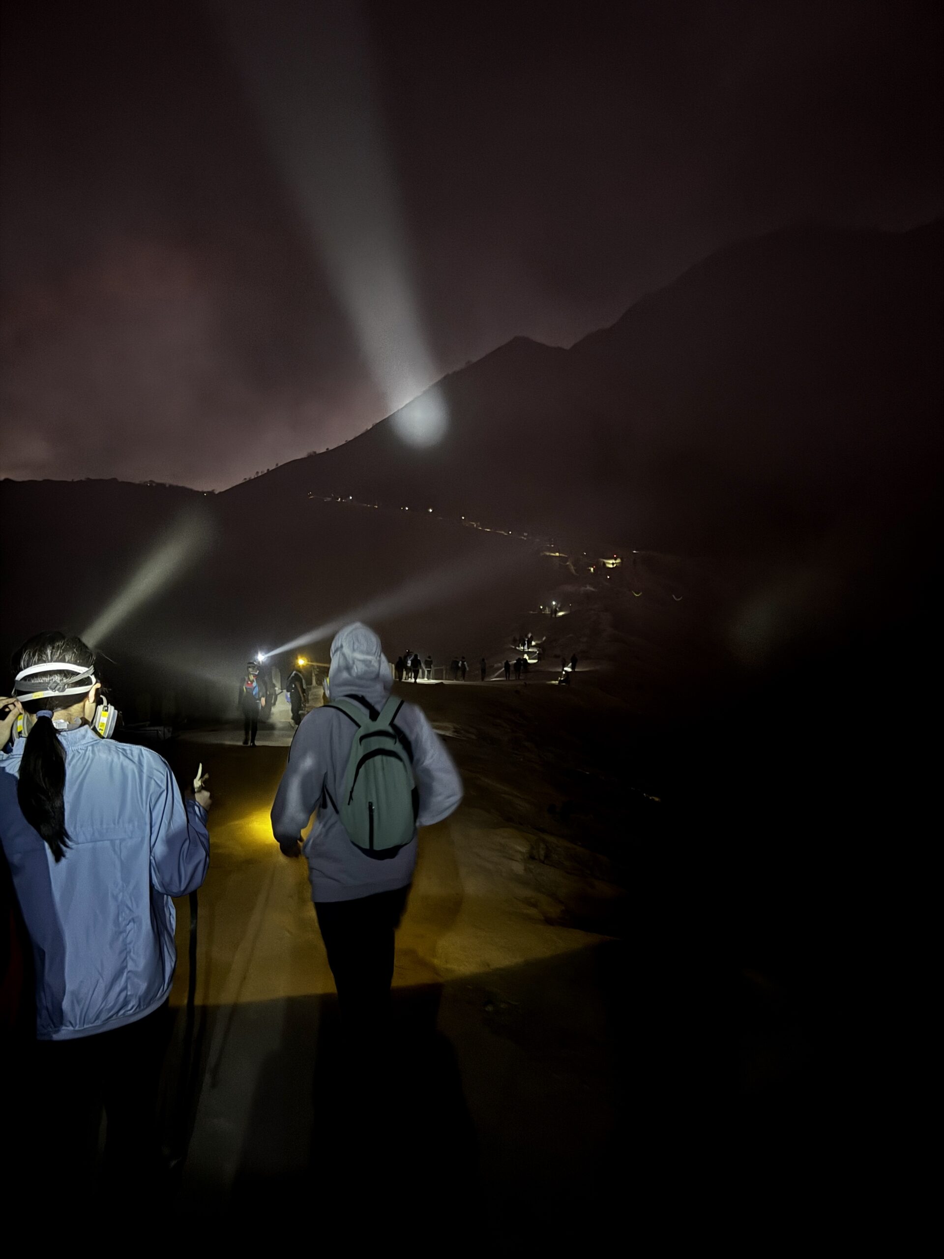 voskhozhdenie na vulkan idzhen