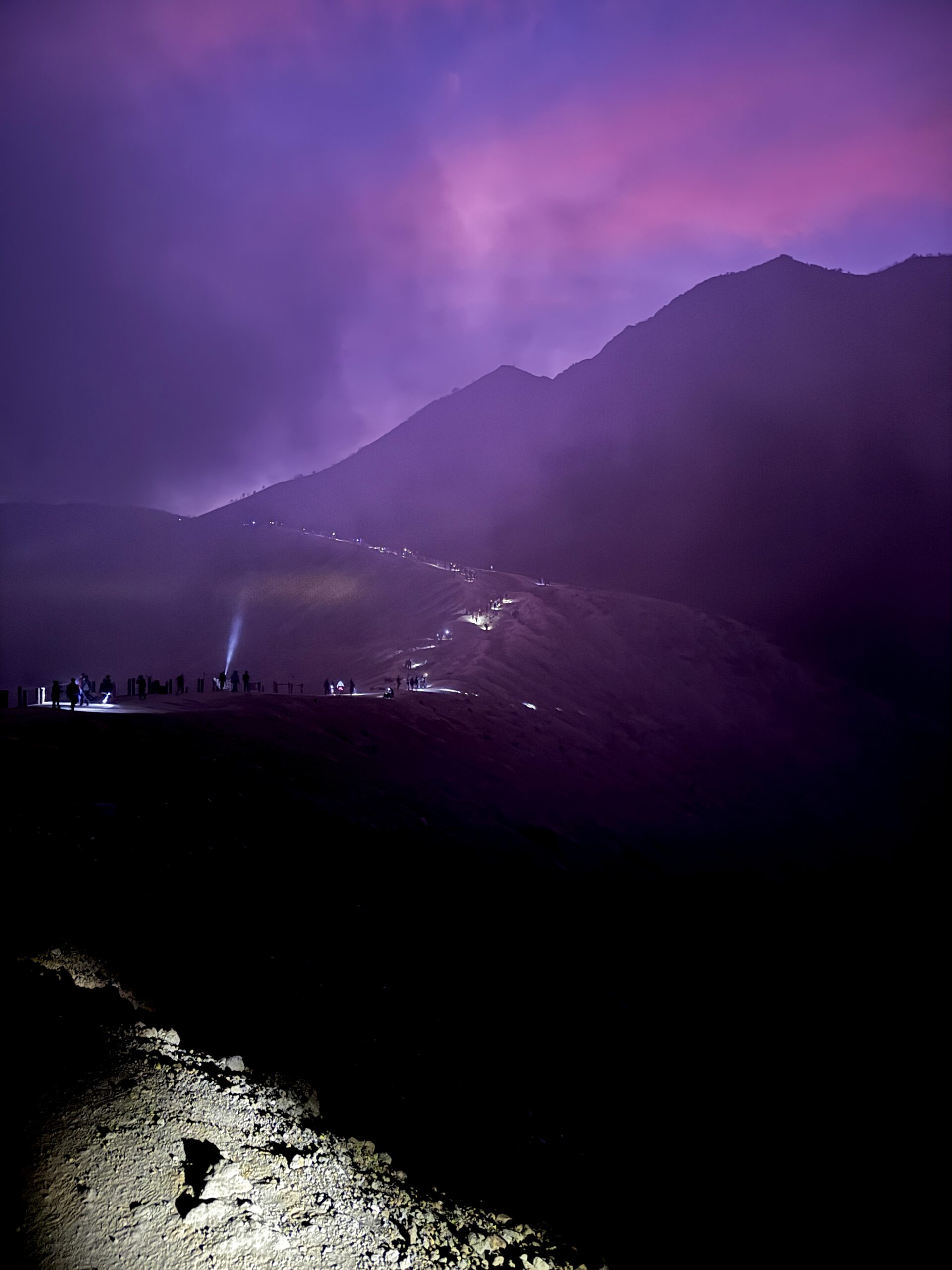 vulkan idzhen v indonezii