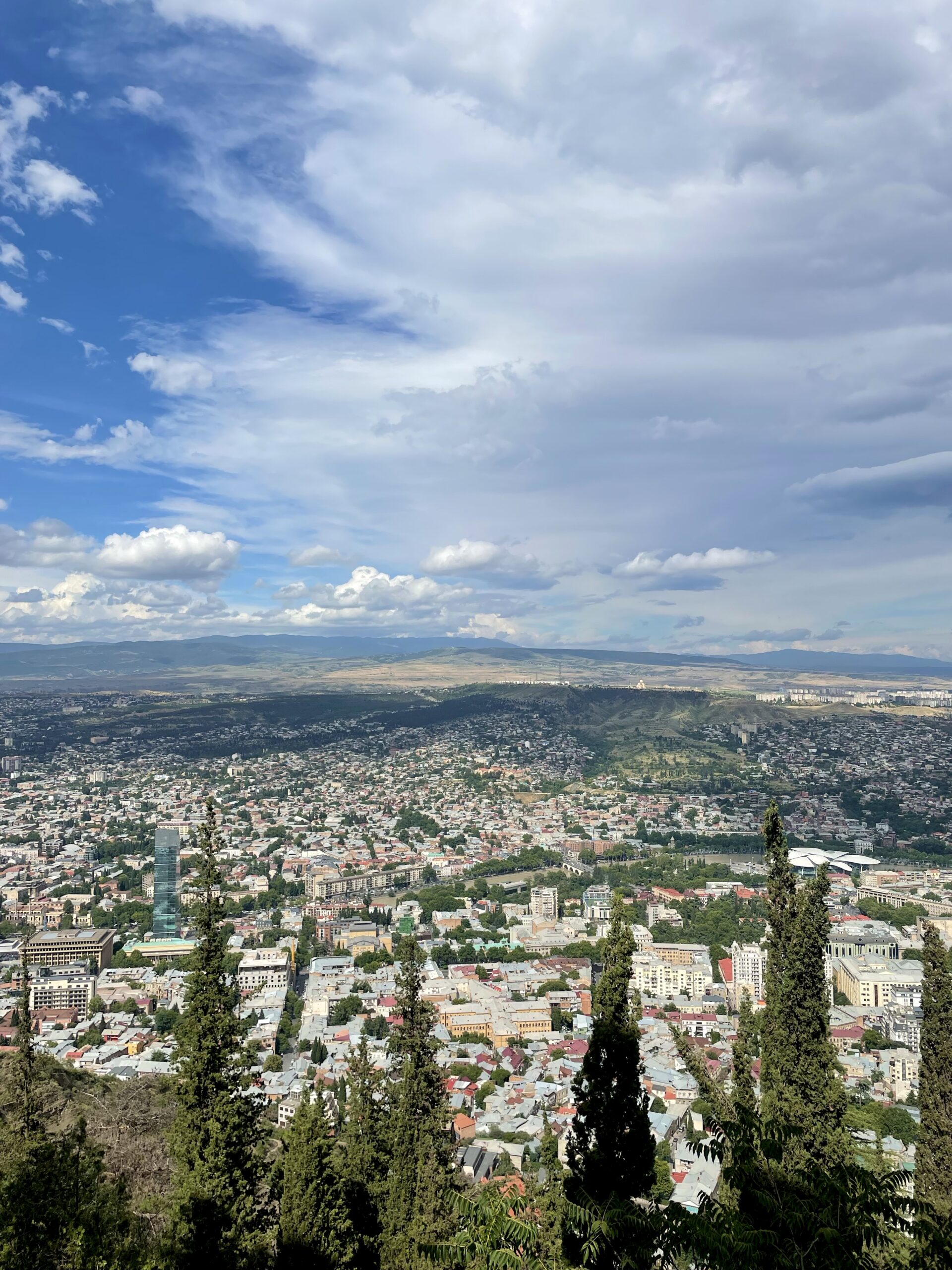 Mtacminda park v tbilisi